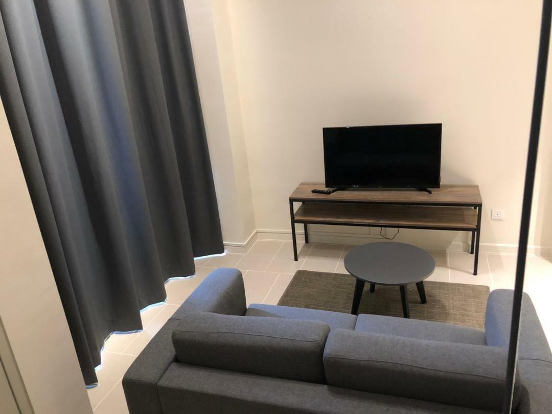 Tamarind Suites By Subhome Cyber Dzsaja Kültér fotó
