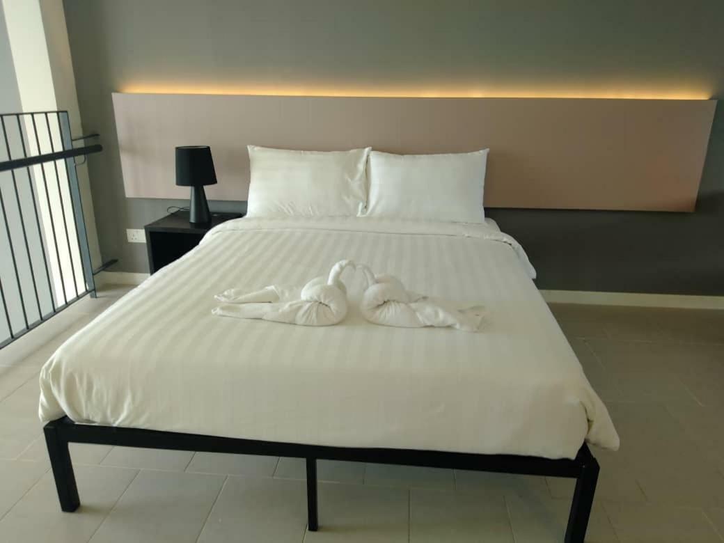 Tamarind Suites By Subhome Cyber Dzsaja Kültér fotó