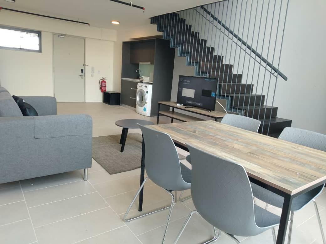 Tamarind Suites By Subhome Cyber Dzsaja Kültér fotó
